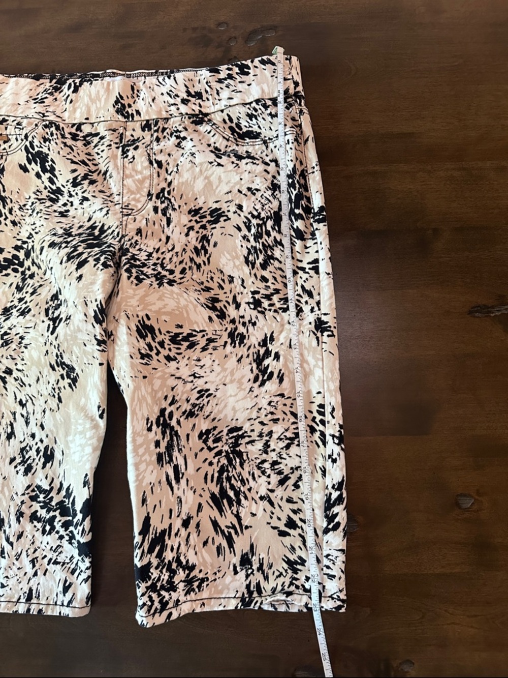 Nine West Black, Tan, & White Heidi Pull-On Skimmer Shorts - Picture 10 of 13